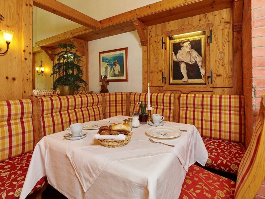 Hotel Ländenhof Superior Mayrhofen eethoek